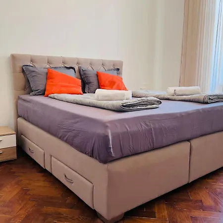 For Special Getaway Rose Apartman