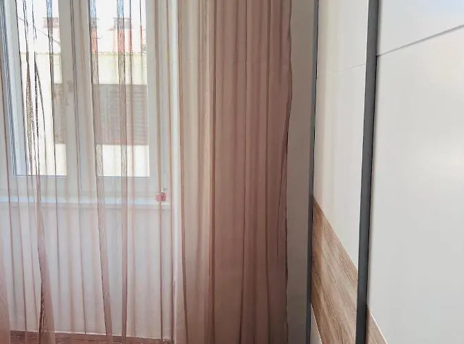 For Special Getaway Rose With Free Parking * プーラ