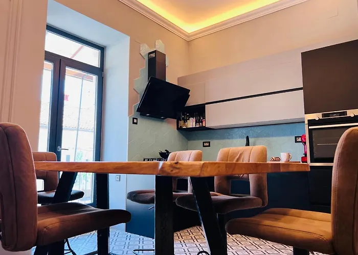 アパート For Special Getaway Rose With Free Parking プーラ