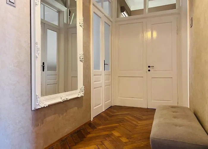 For Special Getaway Rose With Free Parking