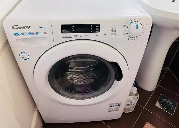 For Special Getaway Rose With Free Parking *