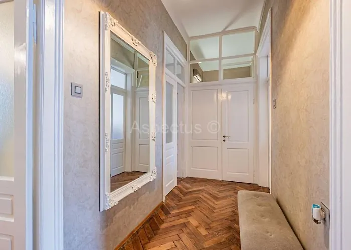 For Special Getaway Rose With Free Parking アパート *