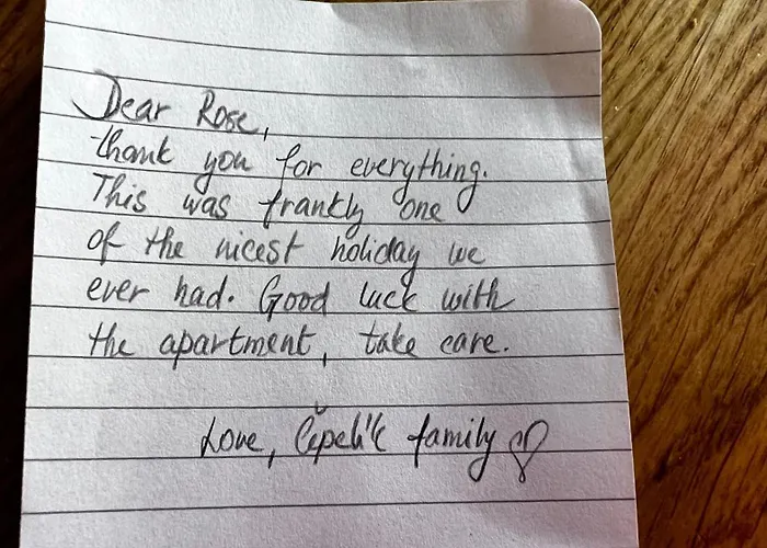 For Special Getaway Rose With Free Parking アパート